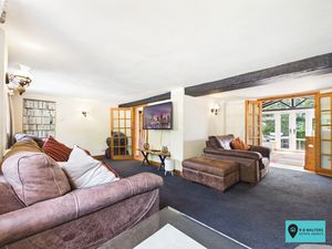 Living Room- click for photo gallery